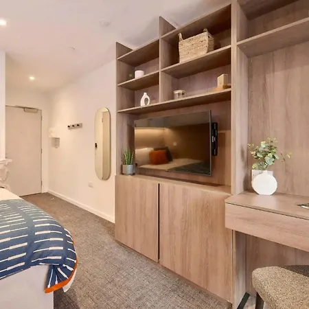 Apartamento For Students Only - Square Gardens, Acer In *
