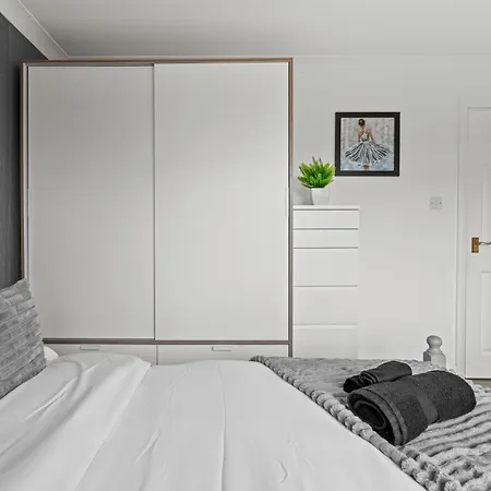 アパート 2br Long Perks Free Parking Prime Spot *