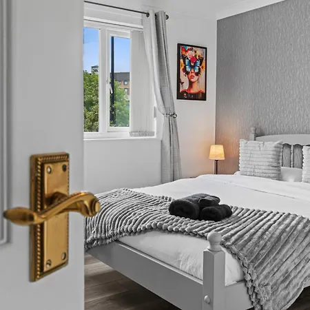 2br,prime Location Pad,free Parking,ps4,wifi,tourists アパート マンチェスター