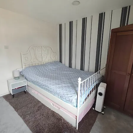 Cozy Entire 1st-floor With Free Parking Ideal For Etihad, Co-op Live & Centre アパート *