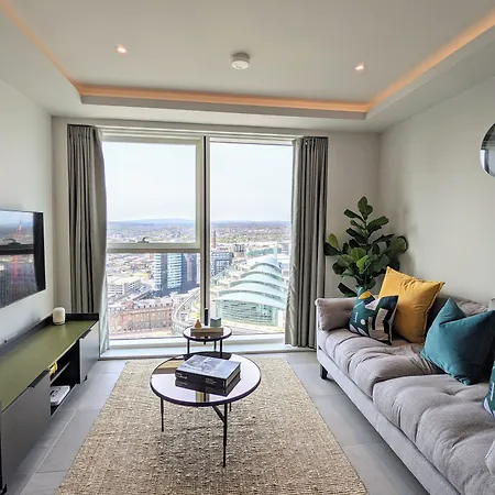 Charles Hope Centre Apartment