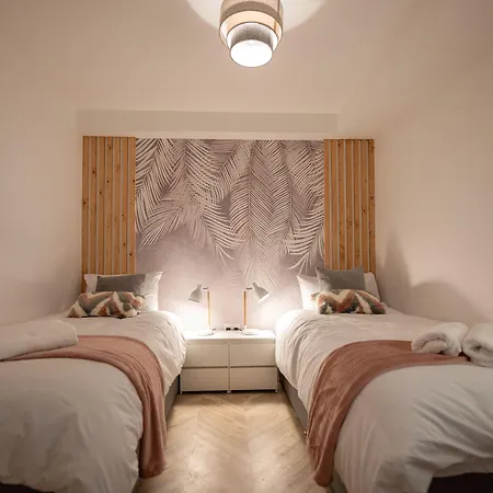 Exquisite 6 Bedroom Luxury Manchester
