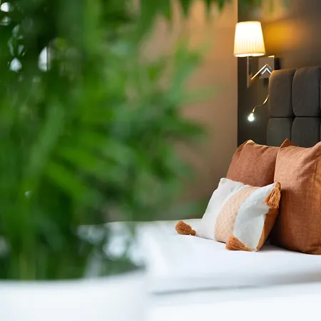High Street Town House 4*