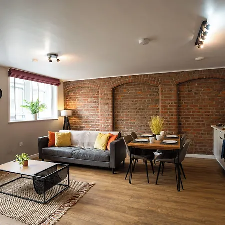 Aparthotel High Street Town House 4*