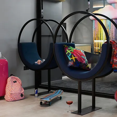 Moxy Centre