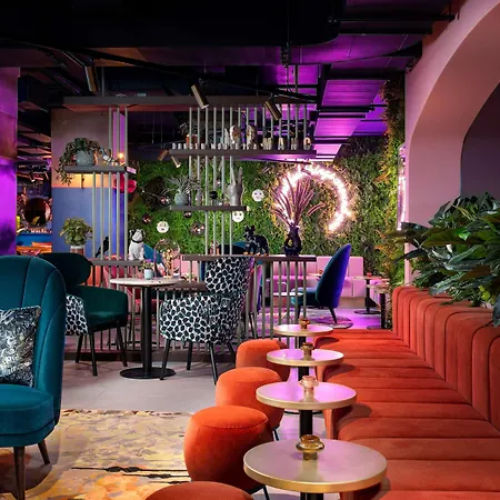 Yotel Deansgate 4*