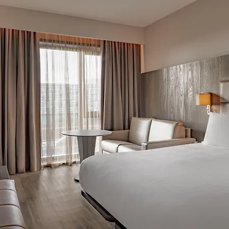 호텔 Ac By Marriott Centre 4*