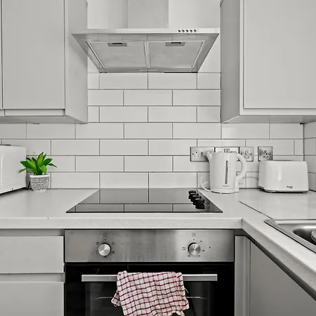Appartement 10min To - Free Parking - Private - Contractor Friendly