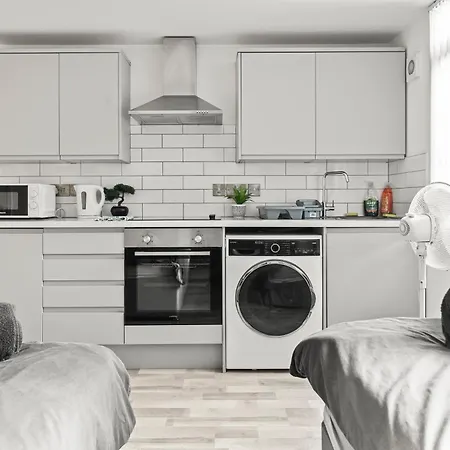 Appartement 10min To - Free Parking - Private - Contractor Friendly