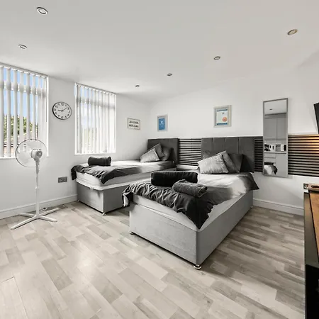 Apartamento 10min To - Free Parking - Private - Contractor Friendly