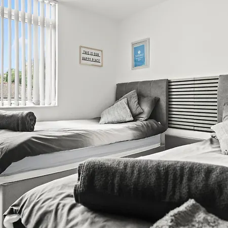 Appartement 10min To - Free Parking - Private - Contractor Friendly *