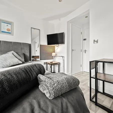 Appartement 10min To - Free Parking - Private - Contractor Friendly