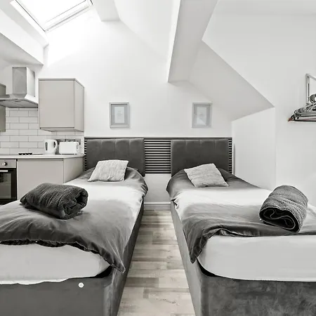 Appartement 10min To - Free Parking - Private - Contractor Friendly *