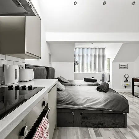10min To - Free Parking - Private - Contractor Friendly Appartement