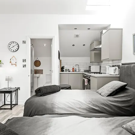 10min To - Free Parking - Private - Contractor Friendly *