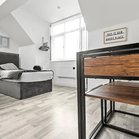 Appartement 10min To - Free Parking - Private - Contractor Friendly *