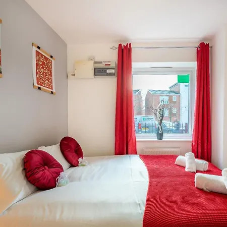 Cosy 4-bed House L Garden L Free Parking L Wifi L Specious L Hosted By The Cosy Corner Nationwide * Manchester