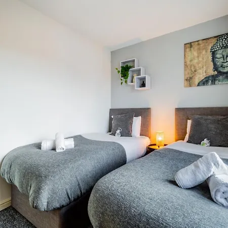 Cosy 4-bed House L Garden L Free Parking L Wifi L Specious L Hosted By The Cosy Corner Nationwide Daire *