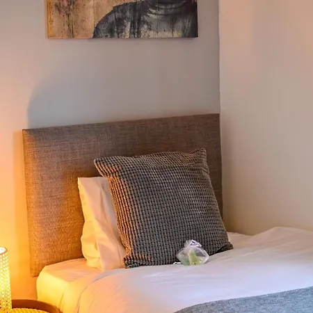 Cosy 4-bed House L Garden L Free Parking L Wifi L Specious L Hosted By The Cosy Corner Nationwide Daire