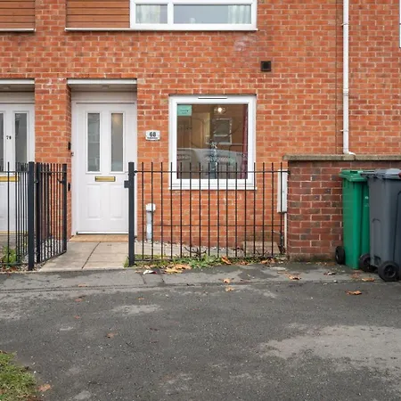 Cosy 4-bed House L Garden L Free Parking L Wifi L Specious L Hosted By The Cosy Corner Nationwide