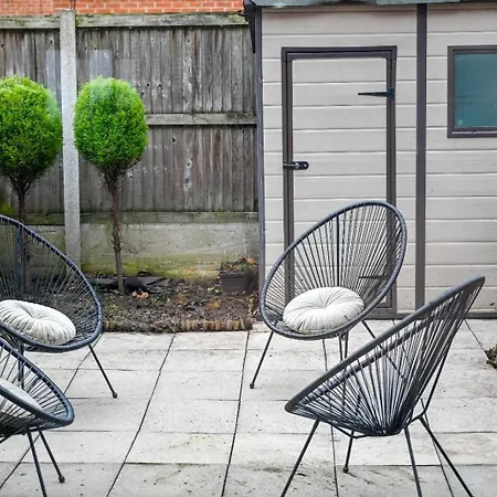 Cosy 4-bed House L Garden L Free Parking L Wifi L Specious L Hosted By The Cosy Corner Nationwide 公寓
