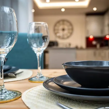 Cosy 3-bed House L Garden L Free Parking L Stretford L Sleeps 7 L Book Today With The Cosy Corner Nationwide Manchester