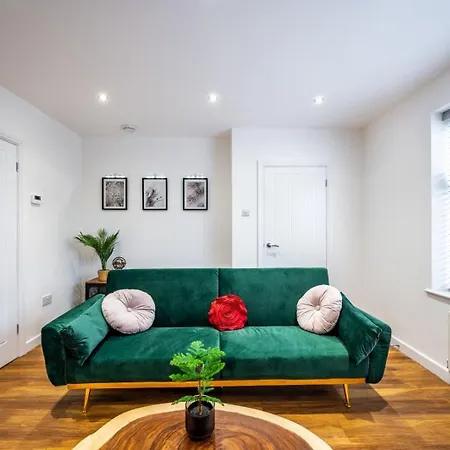 Cosy 3-bed House L Garden L Free Parking L Stretford L Sleeps 7 L Book Today With The Cosy Corner Nationwide * Manchester