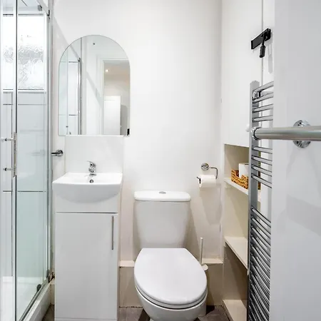 Cosy 3-bed House L Garden L Free Parking L Stretford L Sleeps 7 L Book Today With The Cosy Corner Nationwide * Manchester