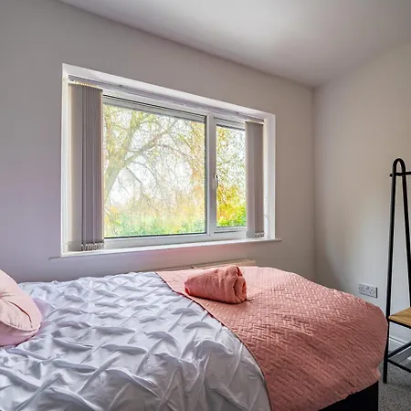 Cosy 3-bed House L Garden L Free Parking L Stretford L Sleeps 7 L Book Today With The Cosy Corner Nationwide Daire *