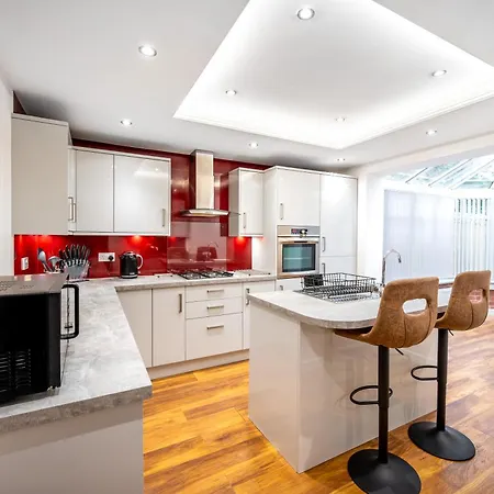 Cosy 3-bed House L Garden L Free Parking L Stretford L Sleeps 7 L Book Today With The Cosy Corner Nationwide *
