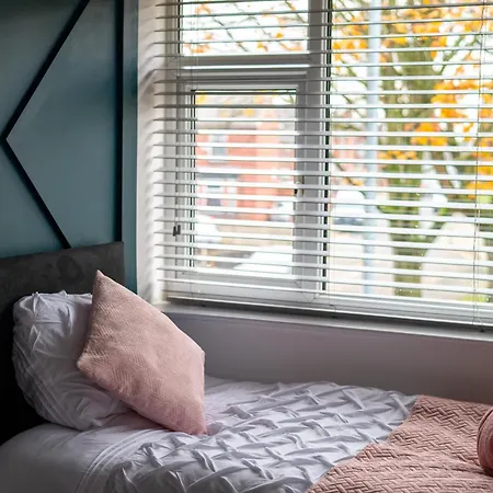 Cosy 3-bed House L Garden L Free Parking L Stretford L Sleeps 7 L Book Today With The Cosy Corner Nationwide Manchester