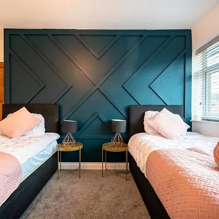 Cosy 3-bed House L Garden L Free Parking L Stretford L Sleeps 7 L Book Today With The Cosy Corner Nationwide