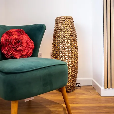 Cosy 3-bed House L Garden L Free Parking L Stretford L Sleeps 7 L Book Today With The Cosy Corner Nationwide Daire *