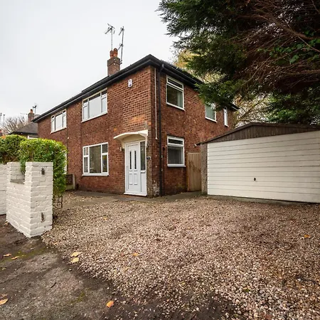 Daire Cosy 3-bed House L Garden L Free Parking L Stretford L Sleeps 7 L Book Today With The Cosy Corner Nationwide