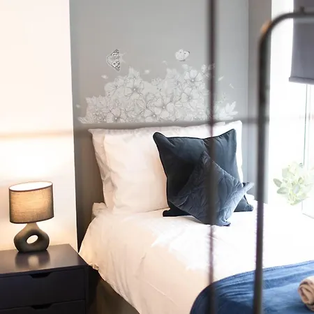 Audenshaw 3-Bedroom House With Private Parking Semesterbostad Manchester