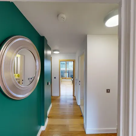 Apartment Quay