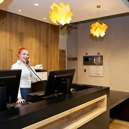 Staycity Piccadilly Apartahotel 4*