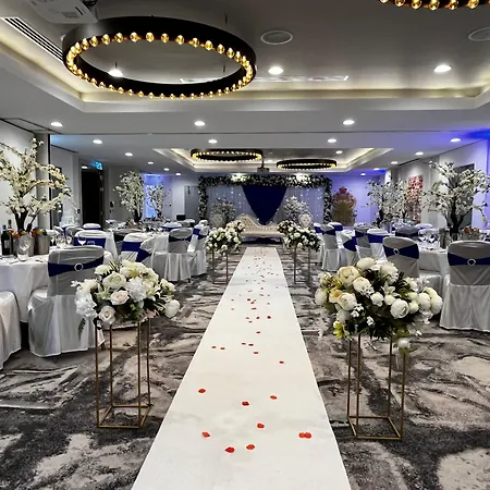 - Centre By Ihg Manchester