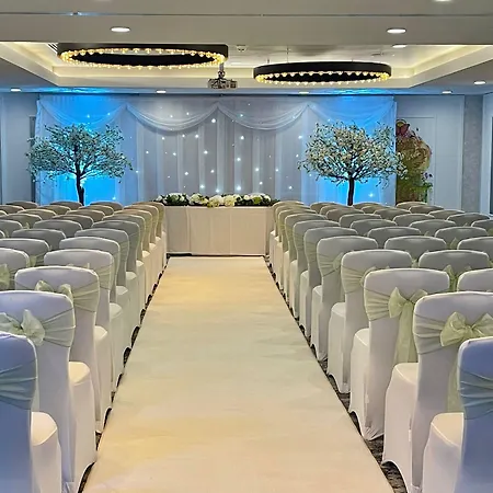 - Centre By Ihg Hotel Manchester