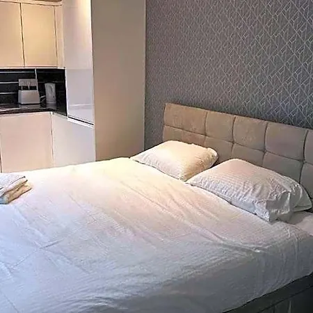 Oyo The Pleasant House Manchester