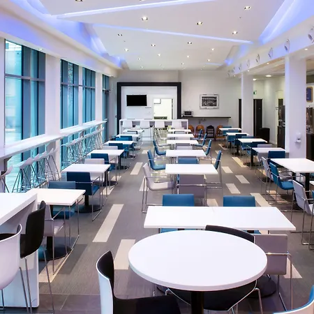 Hotel Express Centre Arena By Ihg 3*