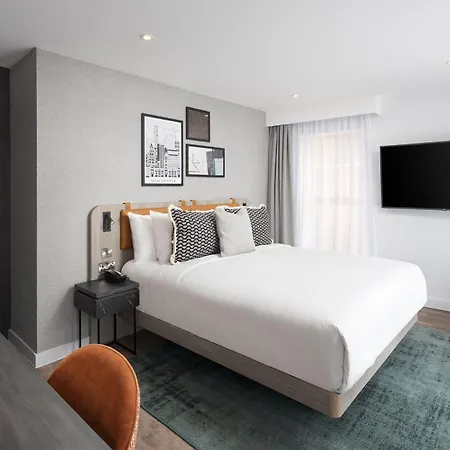 By Marriott Piccadilly Hotel