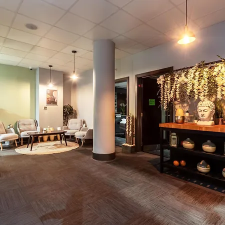 Отель Radisson Centre, A Verified Net Zero Манчестер