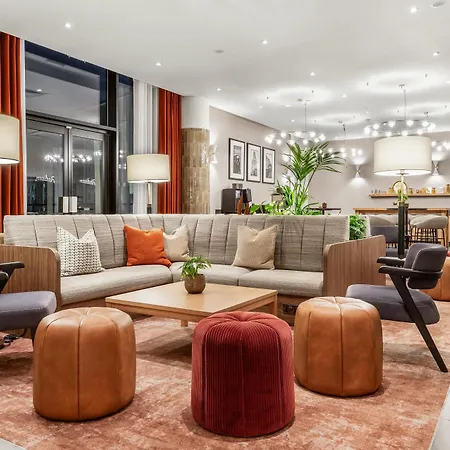 Отель Radisson Centre, A Verified Net Zero