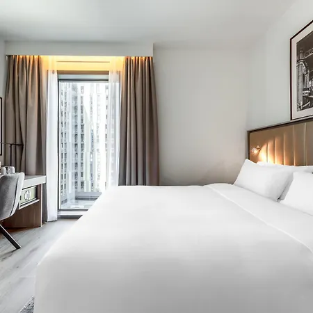 Radisson Centre, A Verified Net Zero Отель