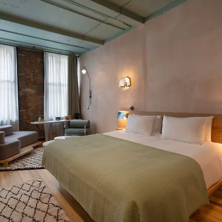 The Alan Hotel