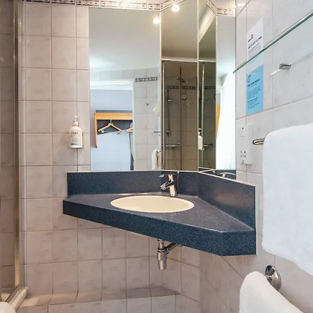 Hotel Express East By Ihg