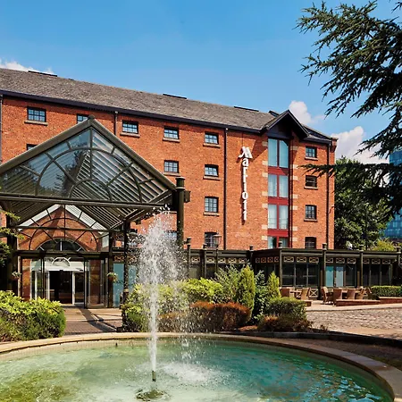 Marriott Victoria & Hotel 4*