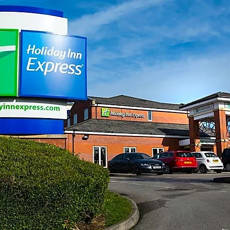 Express East By Ihg Hotel
