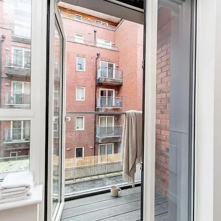 Apartamento Contemporary 2 Bed In